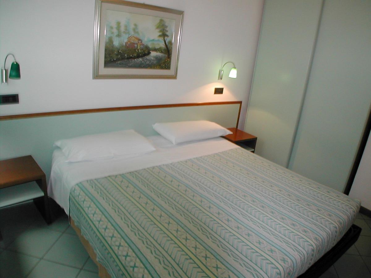 Residence Mediterraneo San Benedetto del Tronto Pokój zdjęcie